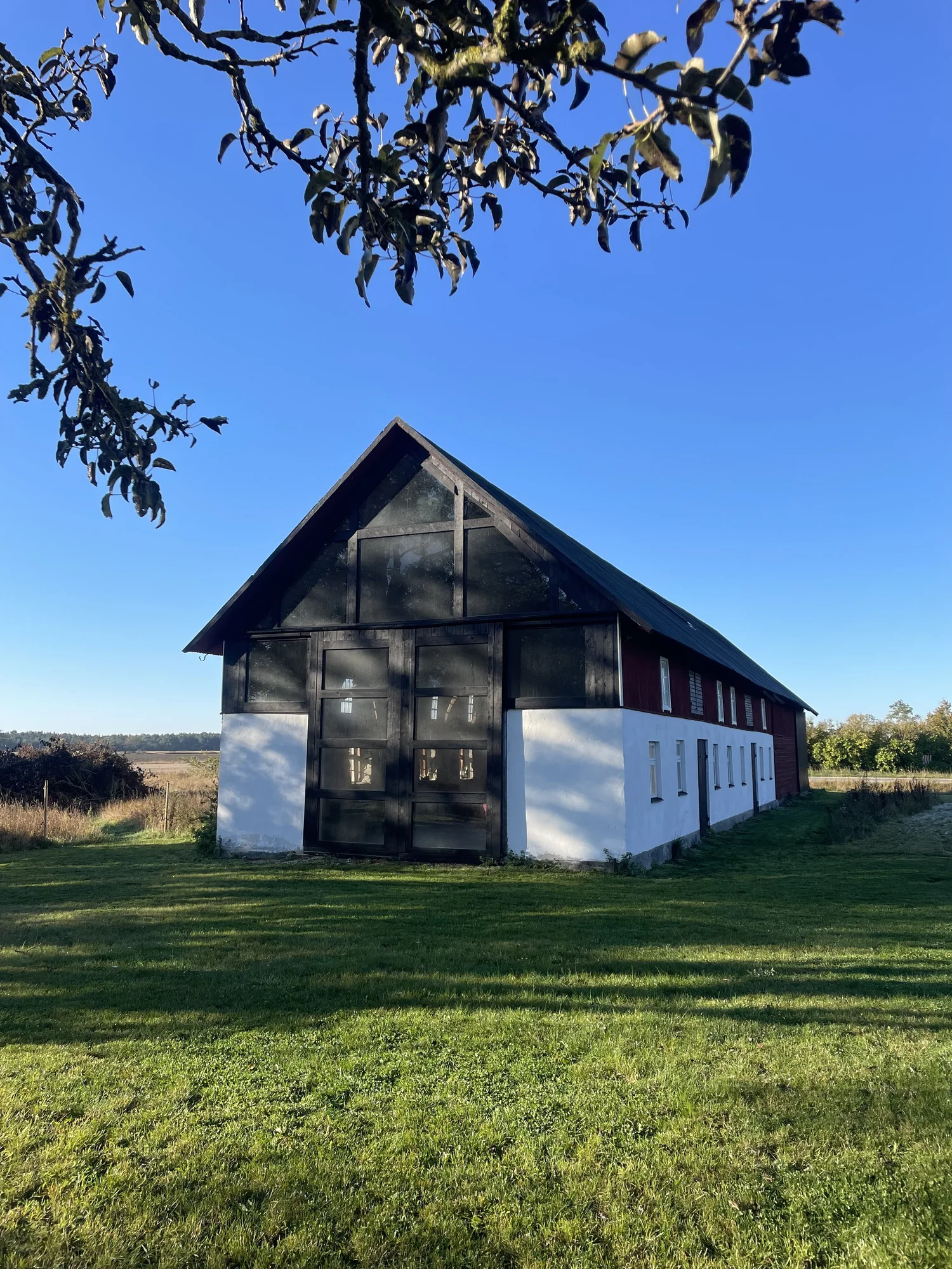 Smedjan och tradgarden